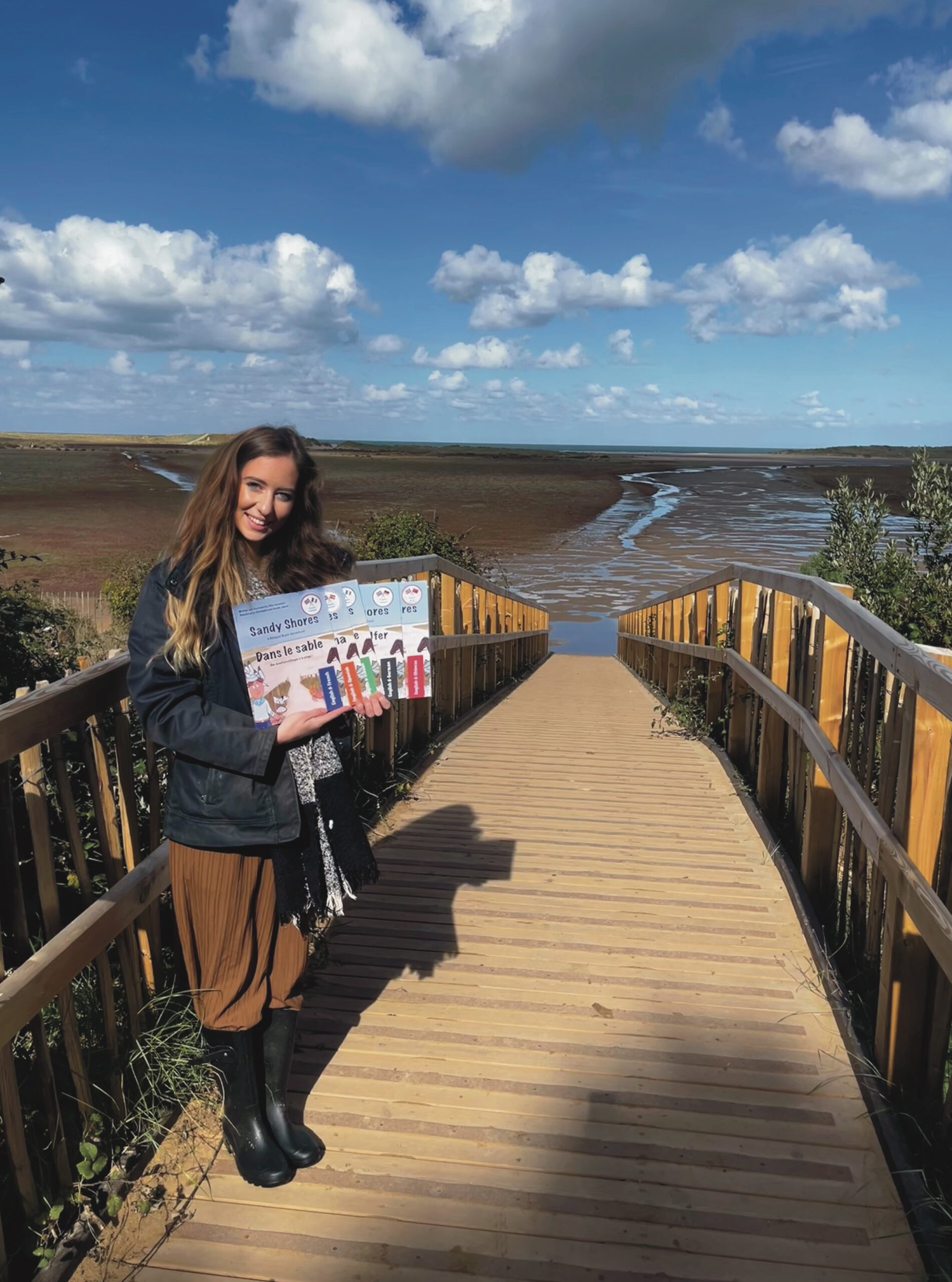 Hi! My name is Alice, and I’m the creator of Bilingual Beach Adventures